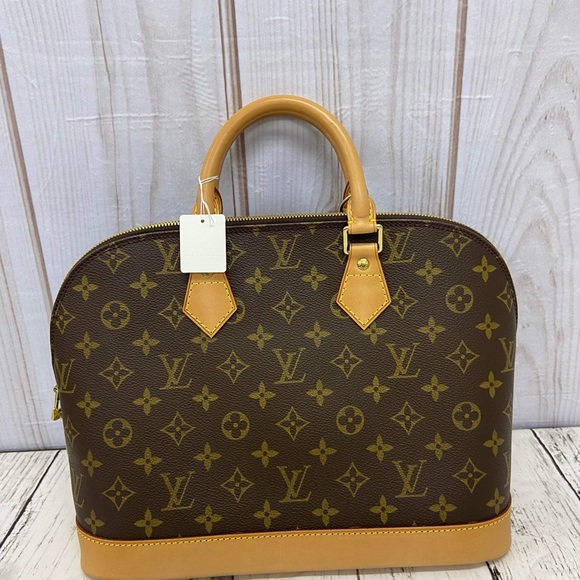 Louis Vuitton Alma Pm - Picture 2 of 15